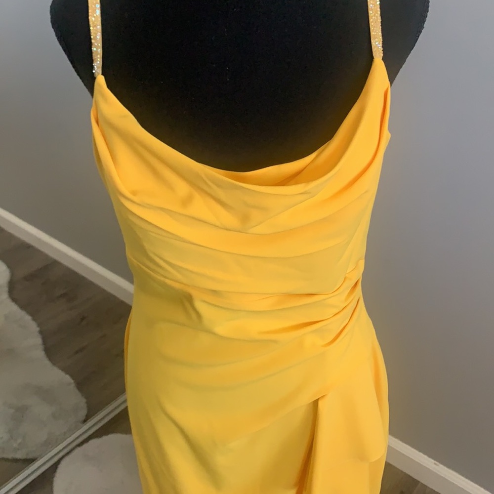 Dress - Picture 2 of 10
